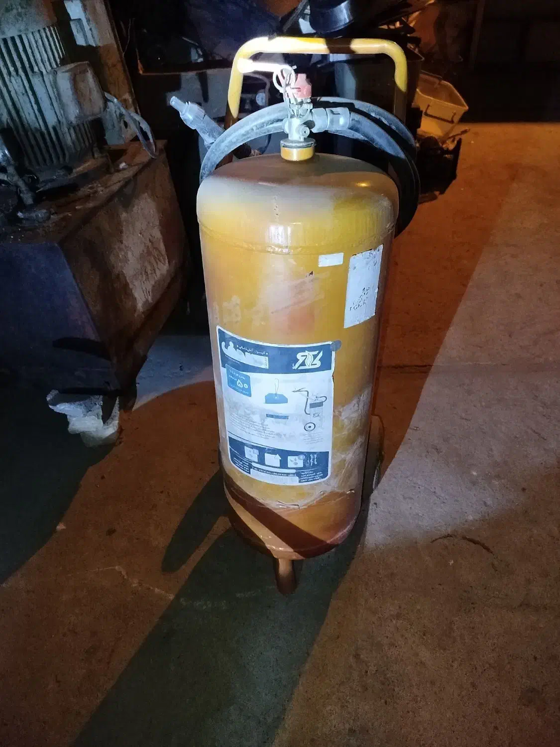 بیش از بیست عددکپسول اطفاحریق|مصالح و تجهیزات ساختمان|رباطکریم, شهرک صنعتی زوارهای|دیوار