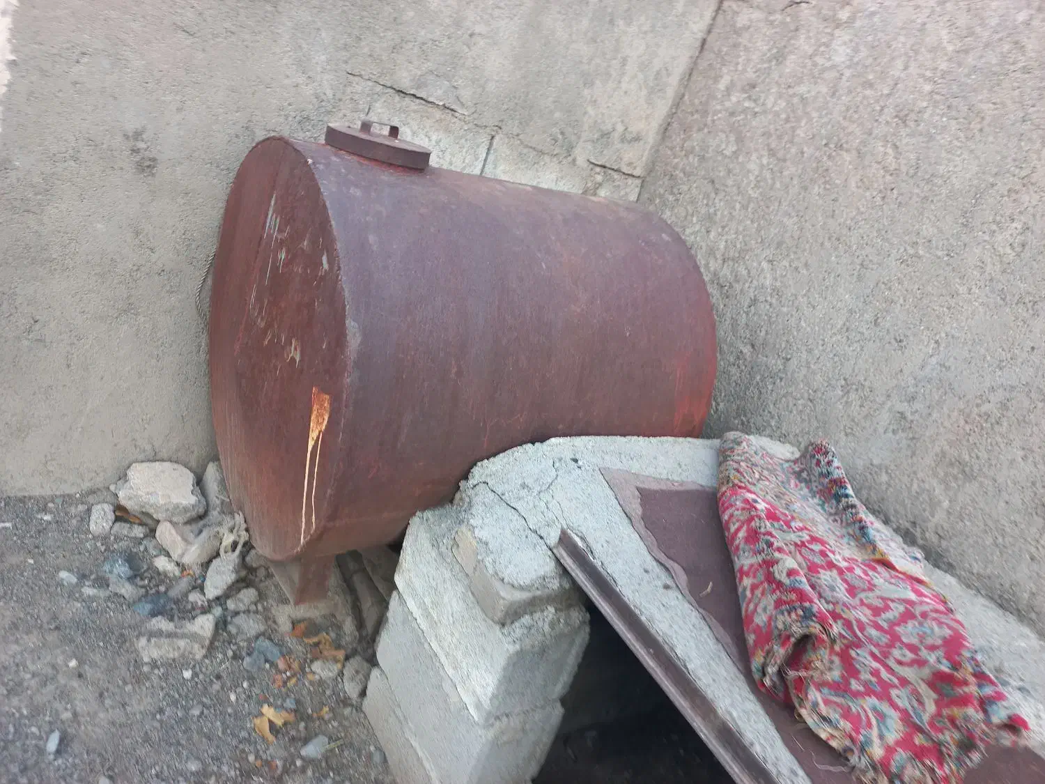 تانکر آب|مصالح و تجهیزات ساختمان|کامیاران, |دیوار