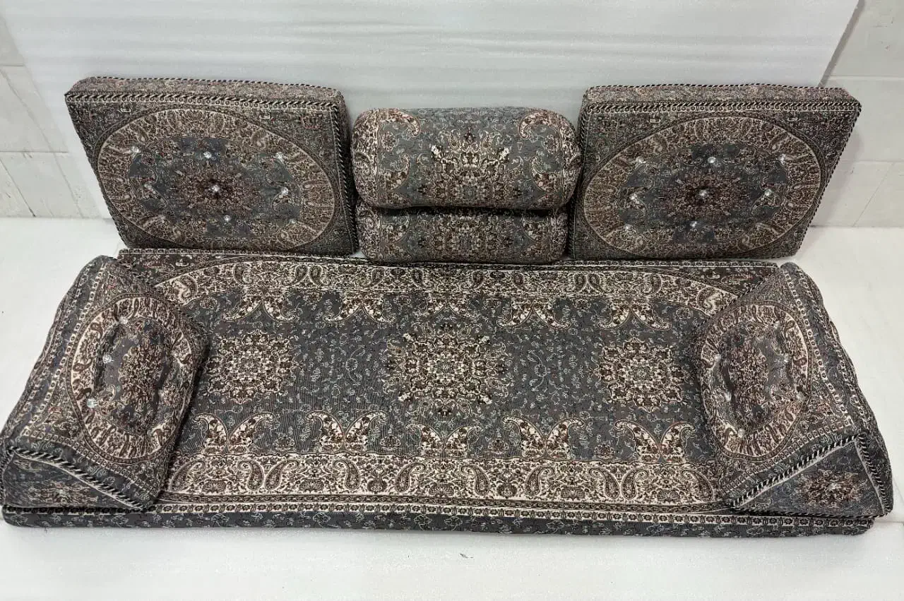 شاه نشین ۷تیکه|پشتی|آران و بیدگل, |دیوار