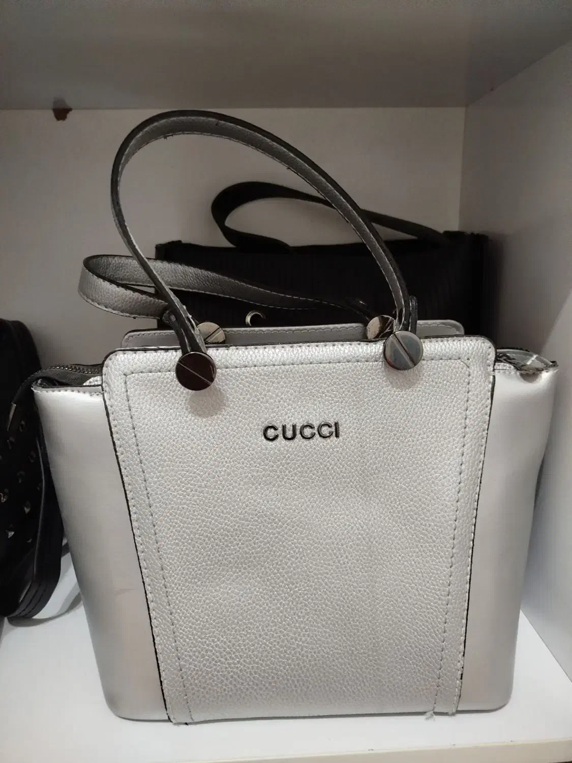 کیف وکفش|کیف، کفش، کمربند|تربتحیدریه, باغ سلطانی|دیوار