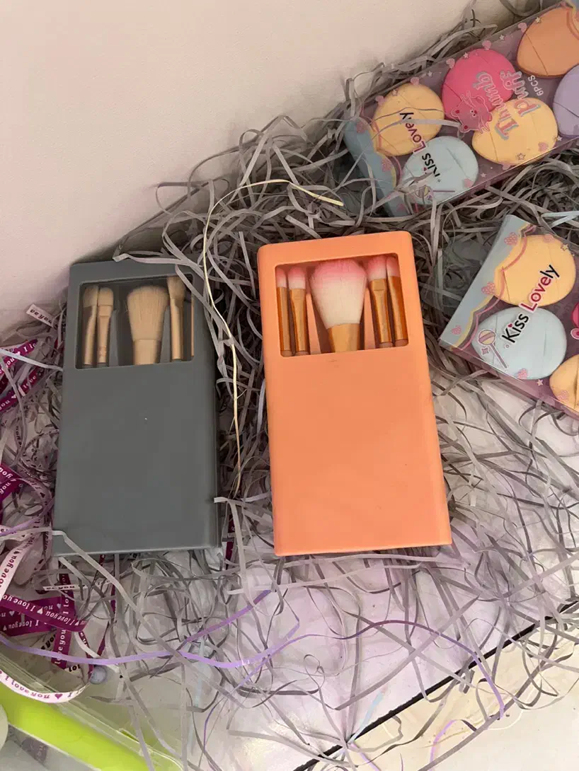 سایه|آرایشگاه و سالن‌های زیبایی|بروجرد, |دیوار