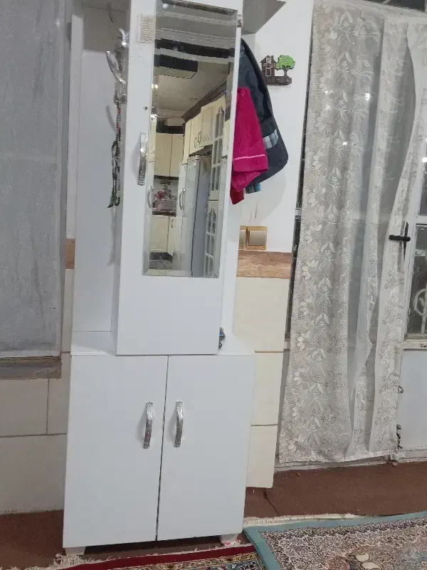 جاکفشی|جاکفشی، کمد، دراور|کوهبنان, |دیوار