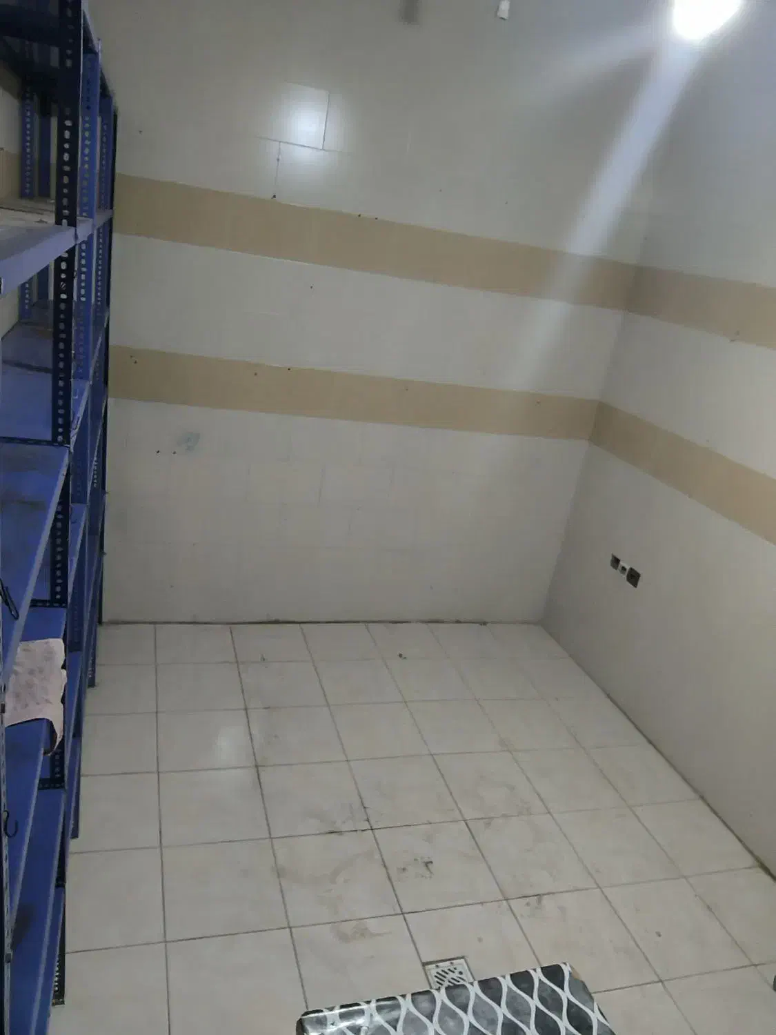 رهن و اجاره مغازه ۱۴ متری|اجارهٔ مغازه و غرفه|فولادشهر, C4|دیوار