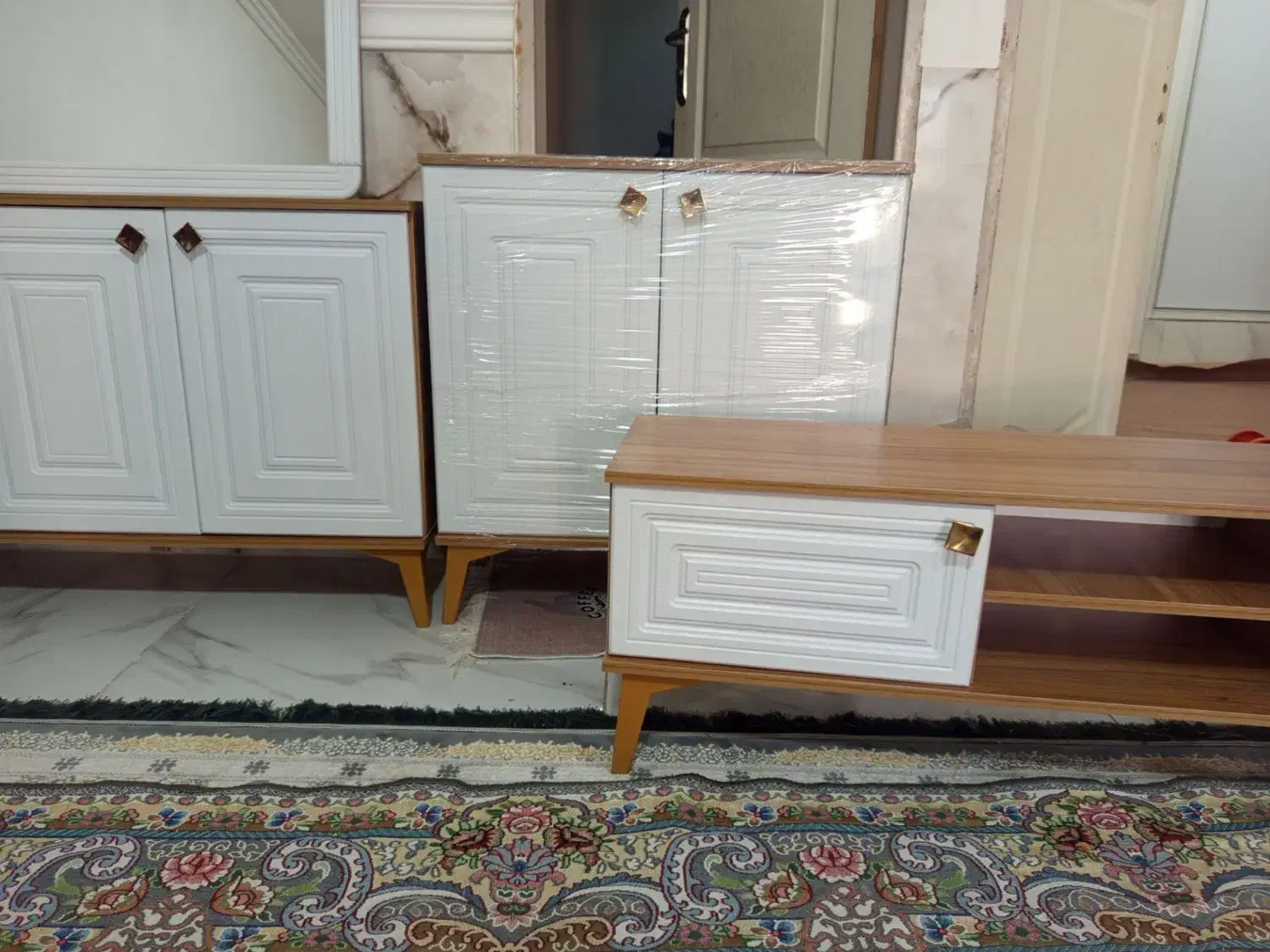 میز کنسول جا کفشی و زیر تلوزیون نو|بوفه، ویترین، کنسول|چهارباغ, |دیوار