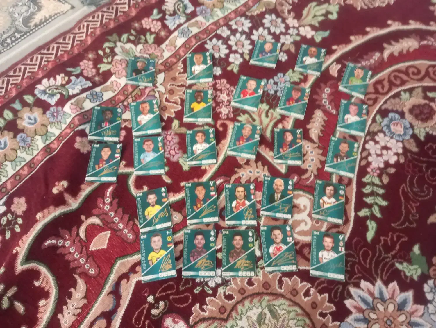 کیمدی|اسباببازی|زاغه, |دیوار