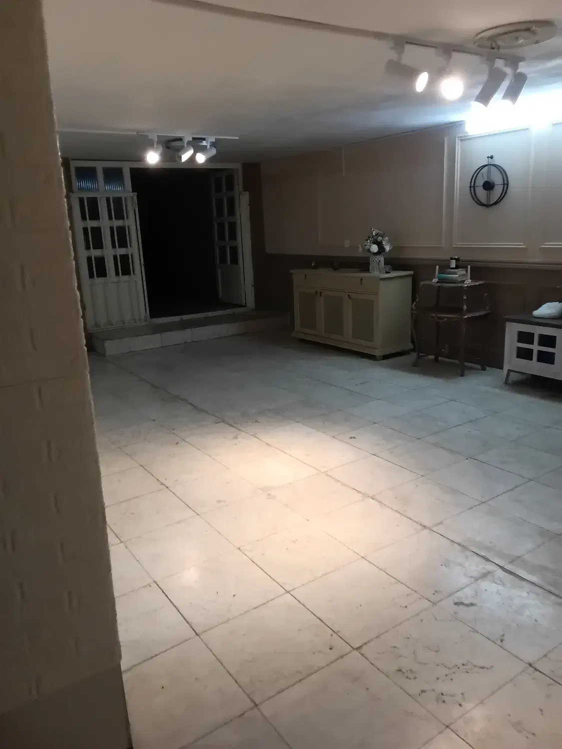 محدوده دولت پل صدر ۸۰ متر سالن با حیاط اختصاصی|اجارهٔ کوتاه‌مدت دفتر کار و فضای آموزشی|تهران, اختیاریه|دیوار