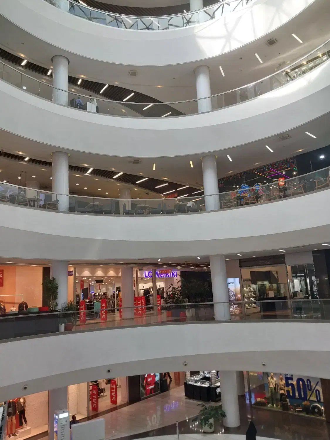 ۴۲متر مغازه اطلس مال نیاوران/مناسب همه مشاغل|اجارهٔ مغازه و غرفه|تهران, نیاوران|دیوار