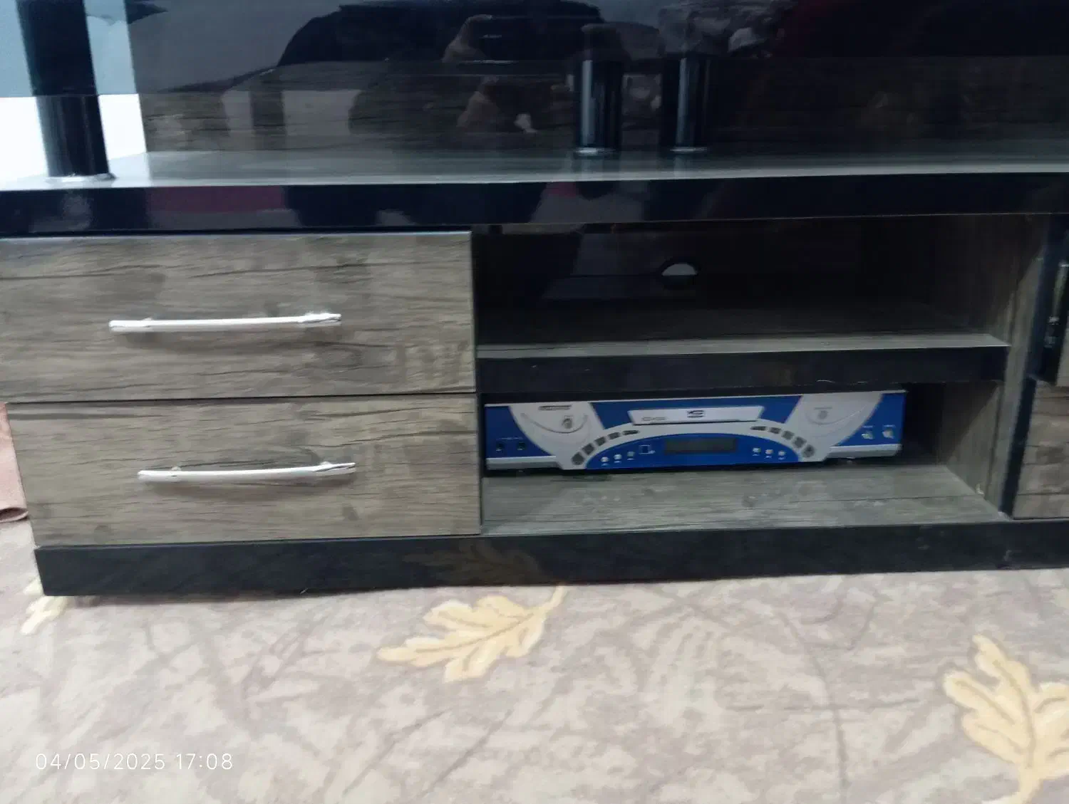 زیر تلویزیون سالم درحد نو|میز تلویزیون|مشگین شهر, |دیوار