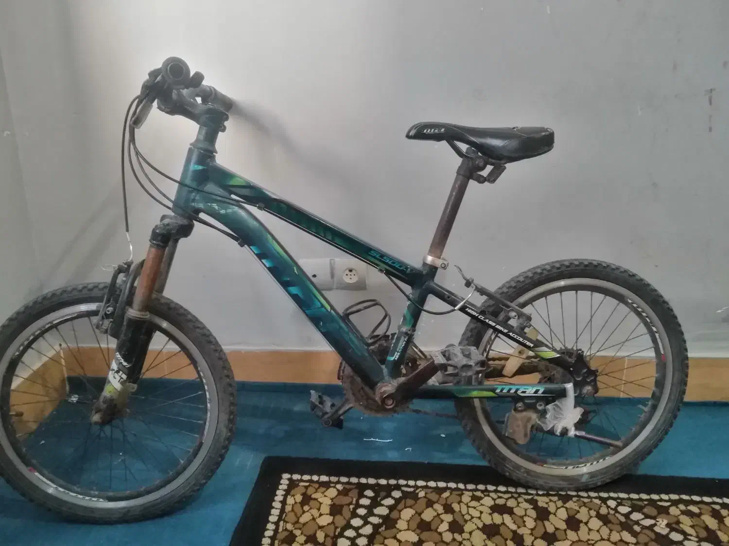 دوچرخه|دوچرخه، اسکیت، اسکوتر|کلاله, |دیوار