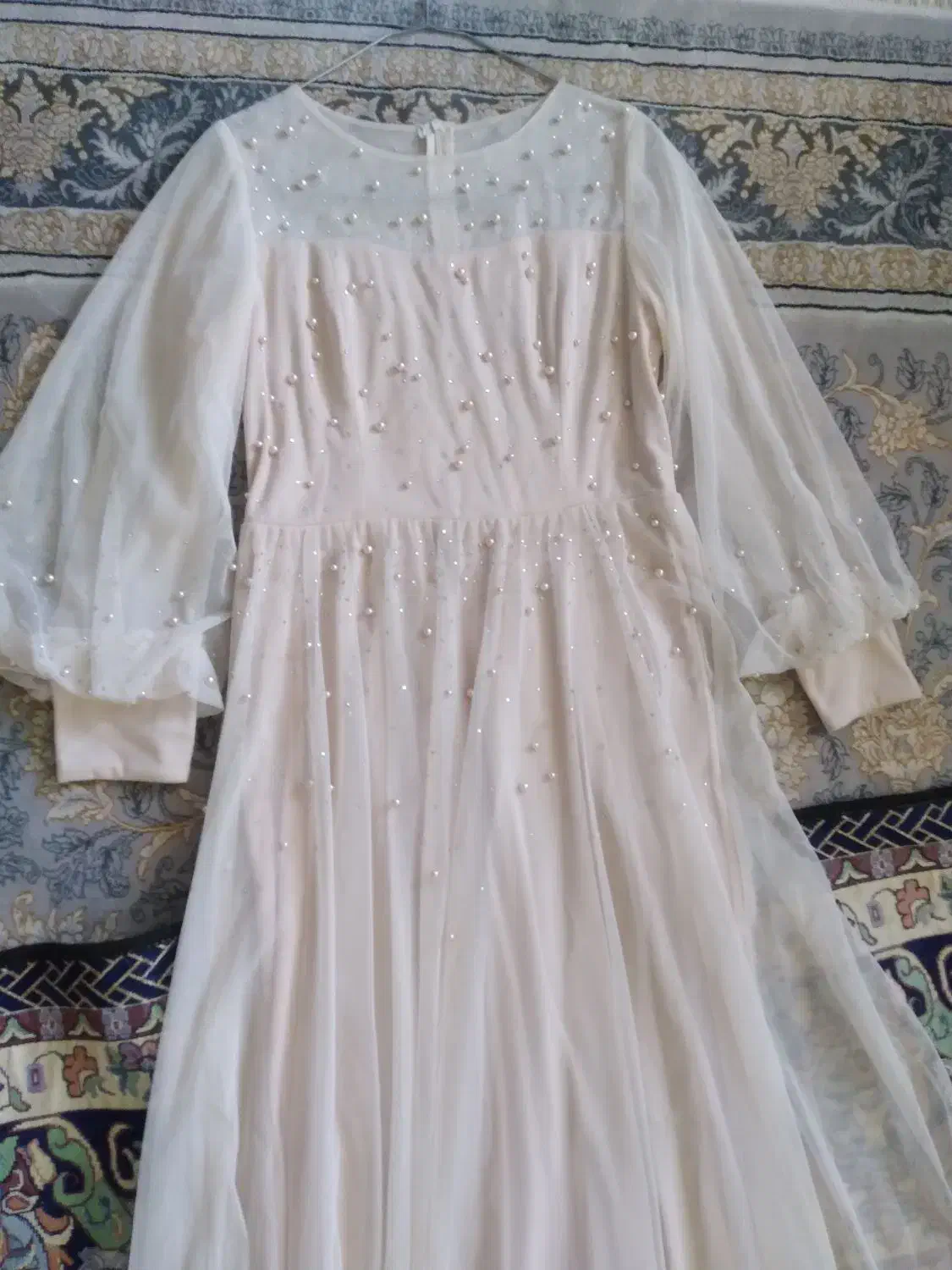 پیراهن مجلسی کرم|لباس|ساری, |دیوار