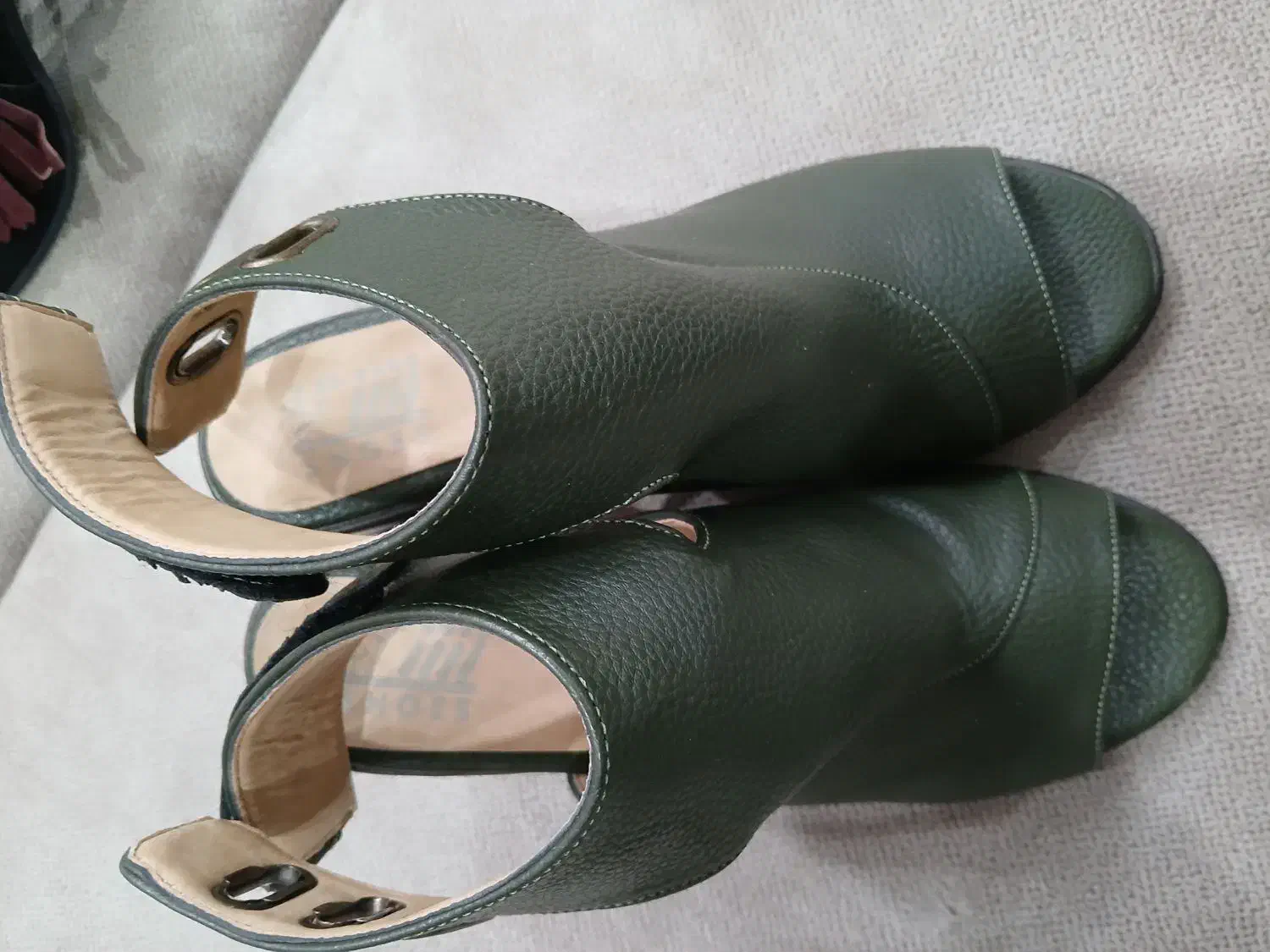 کفش|کیف، کفش، کمربند|کوهدشت, |دیوار