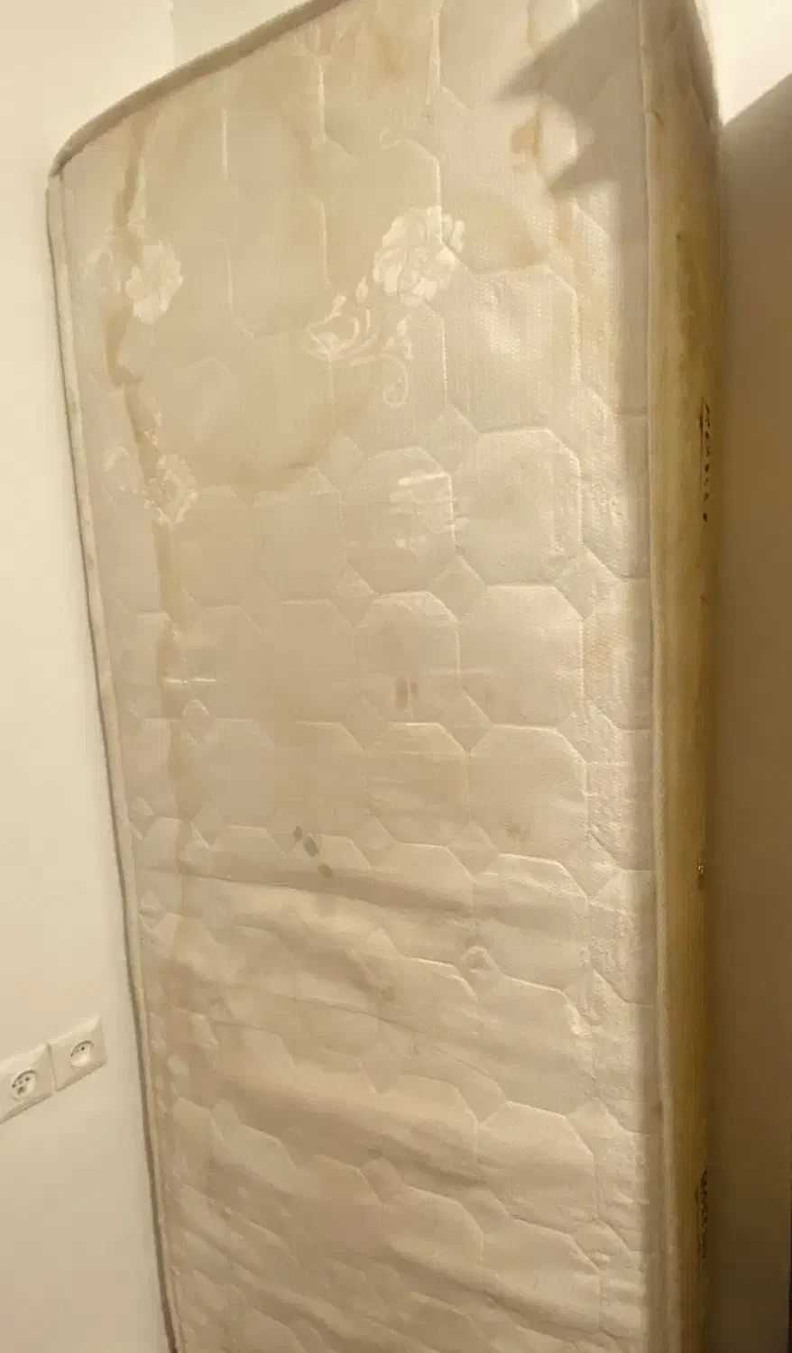 تشک خوشخویت یک نفره|تشک تختخواب|نیشابور, میدان حافظ|دیوار