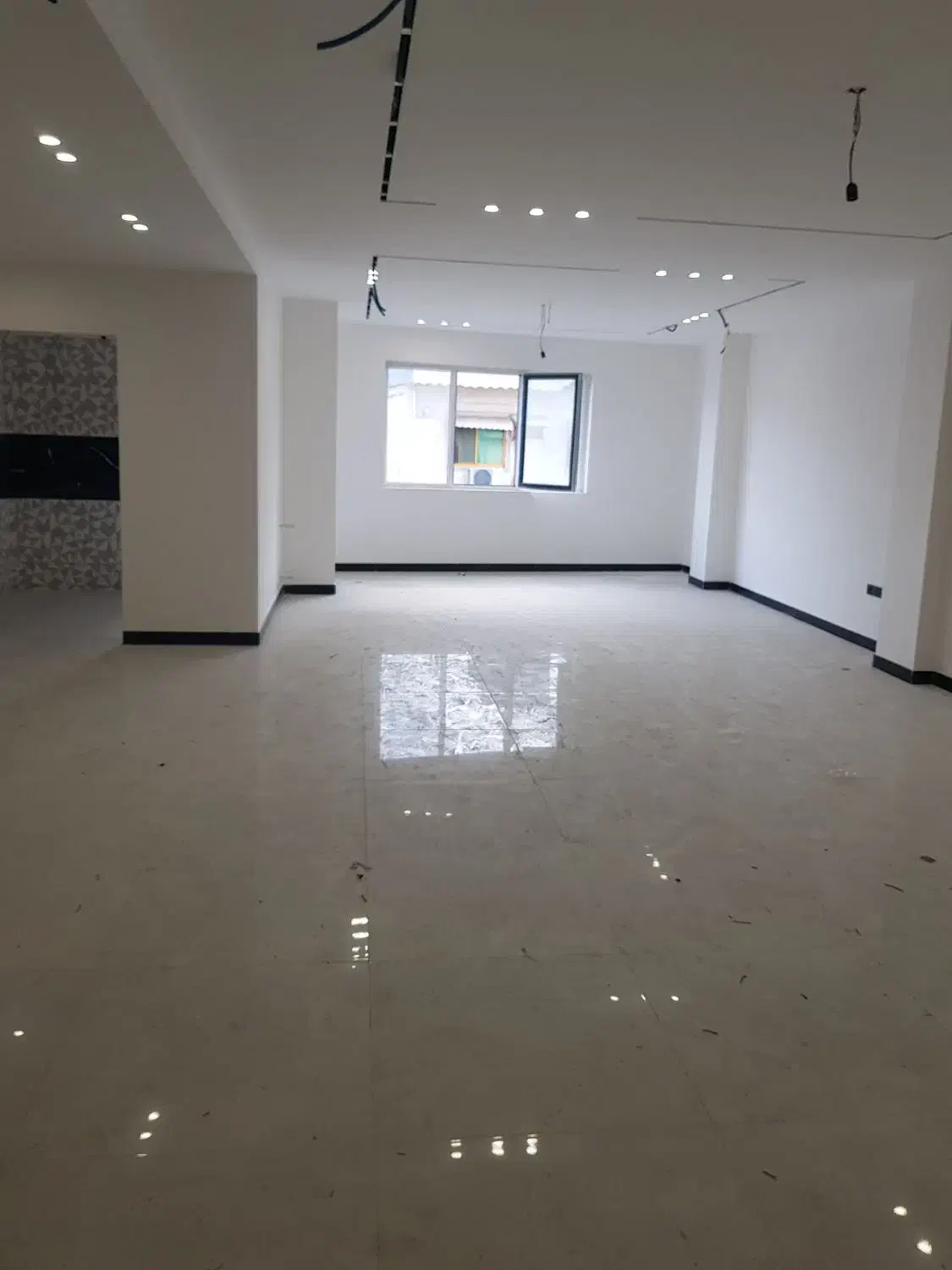 فروش واحد ۱۴۰متری کلید نخورد شهرداری|فروش آپارتمان|رشت, بازار|دیوار