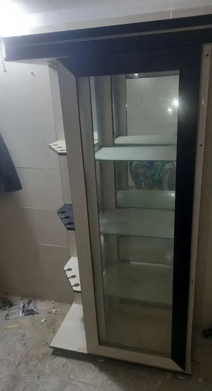 یک عدد بوفه و کمد لباس|مبلمان خانگی و میز عسلی|مهریز, |دیوار