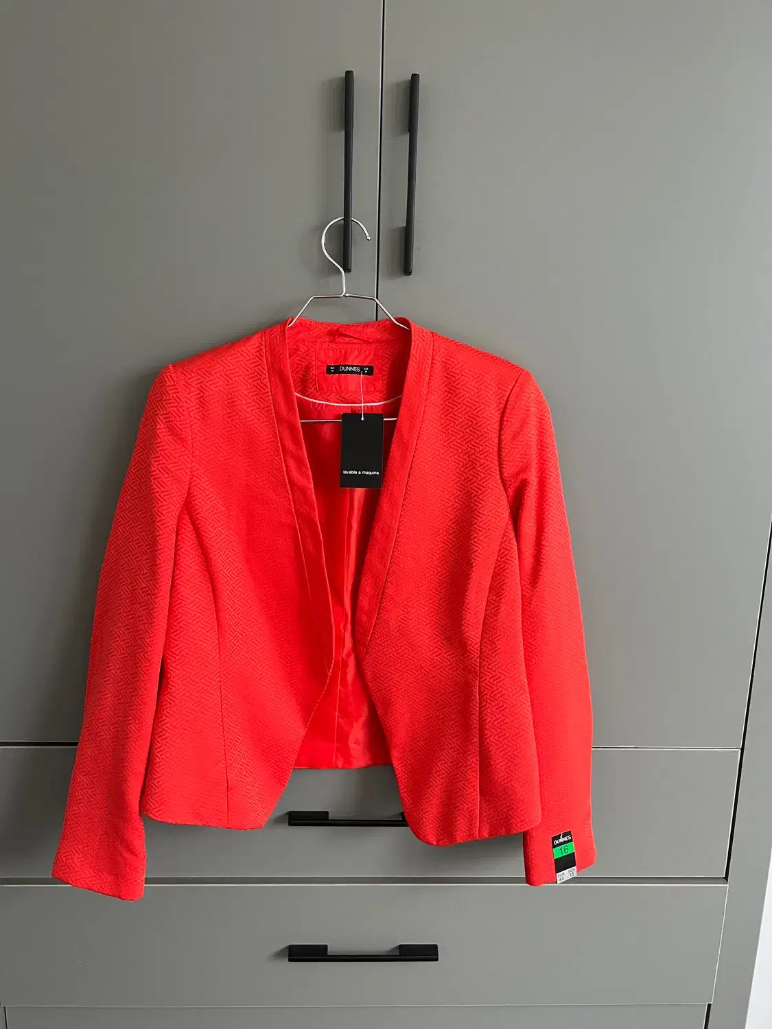 کت مجلسی|لباس|بابلسر, |دیوار