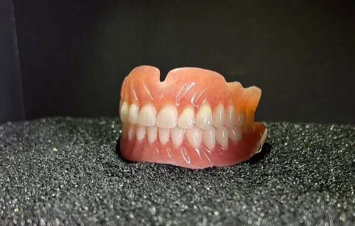 دست دندان مصنوعی و پروتز متحرک|خدمات آرایشگری و زیبایی|اصفهان, شهرک کاوه|دیوار