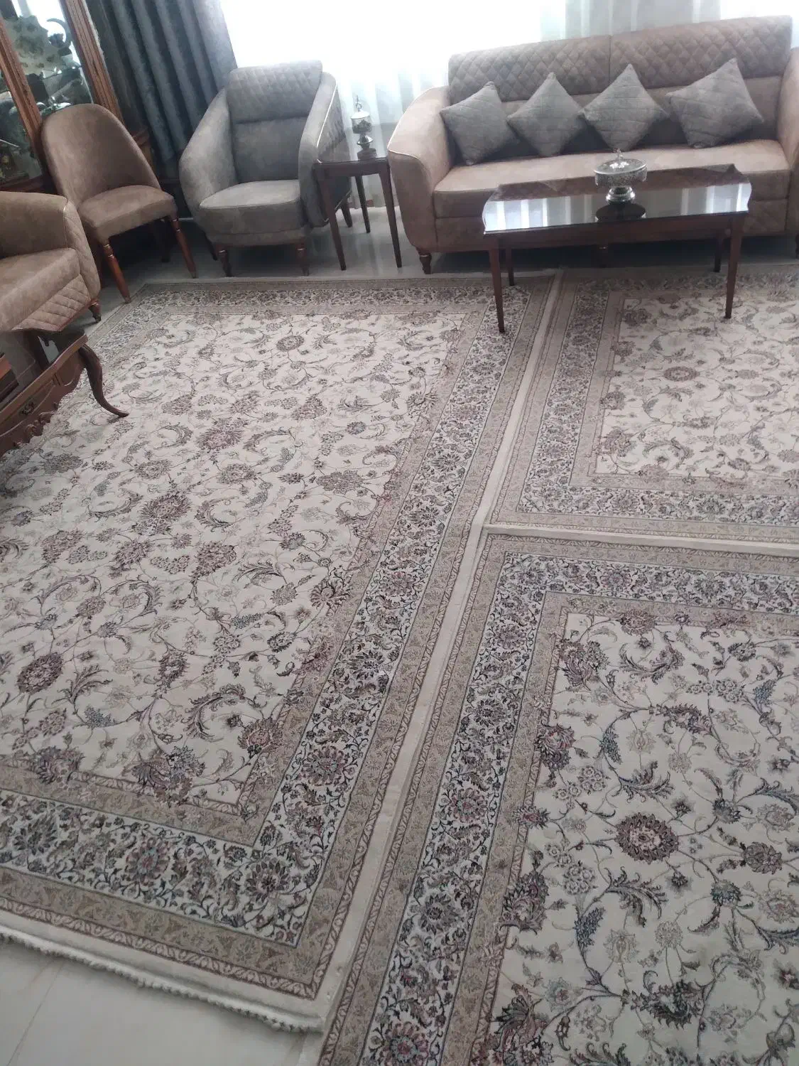 یک جفت ۶متری طرح افشان ویک عدد۹متری دستباف گونه|فرش|قرچک, زیبا شهر|دیوار