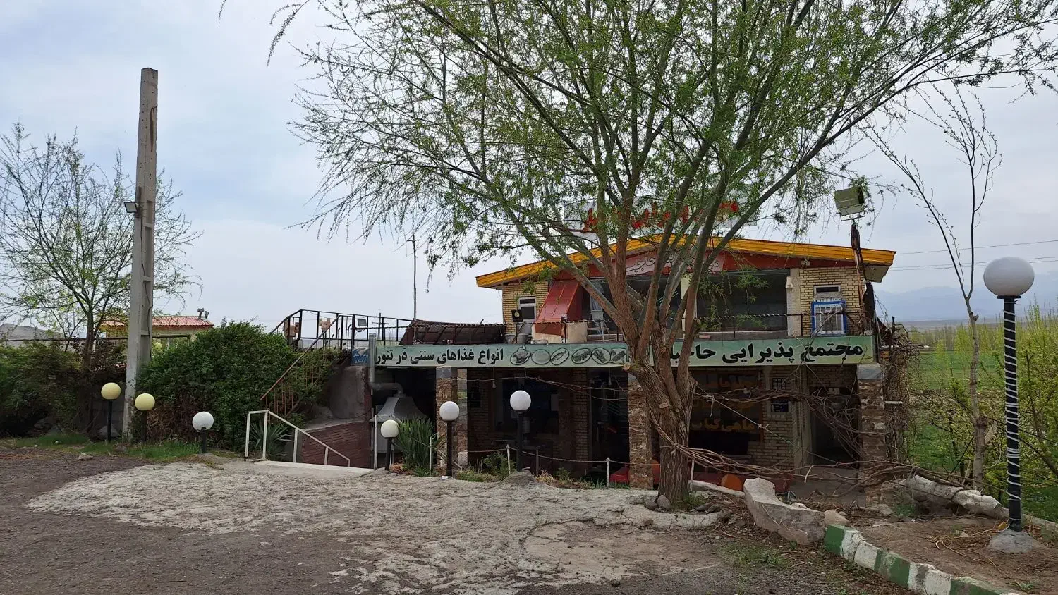 یک خانواده جهت کار در رستوران حقوق  ۳۰ تمام|استخدام خدمات فروشگاه و رستوران|مشگین شهر, |دیوار