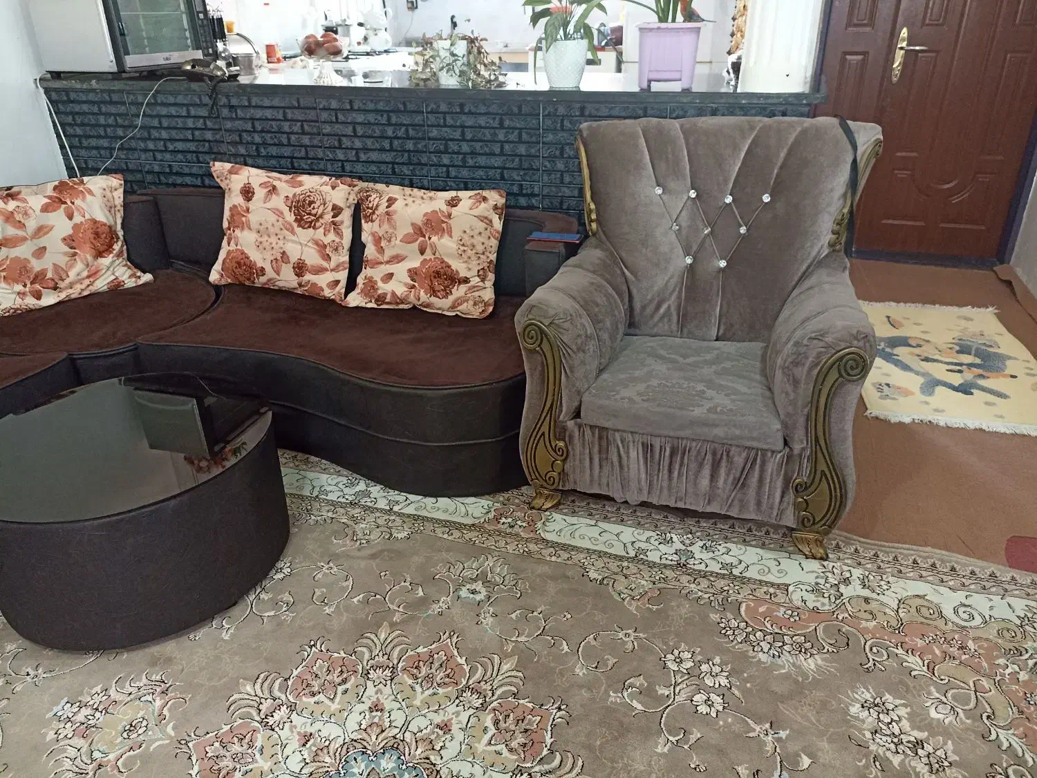 مبل ۷ نفره راحتی|مبلمان خانگی و میز عسلی|خلخال, |دیوار