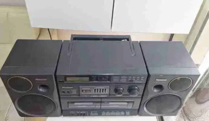 رادیو ضبط آنتیک پاناسونیک قدیمی بلوتوثی تا حد نو|کلکسیون اشیاء عتیقه|بروجرد, |دیوار