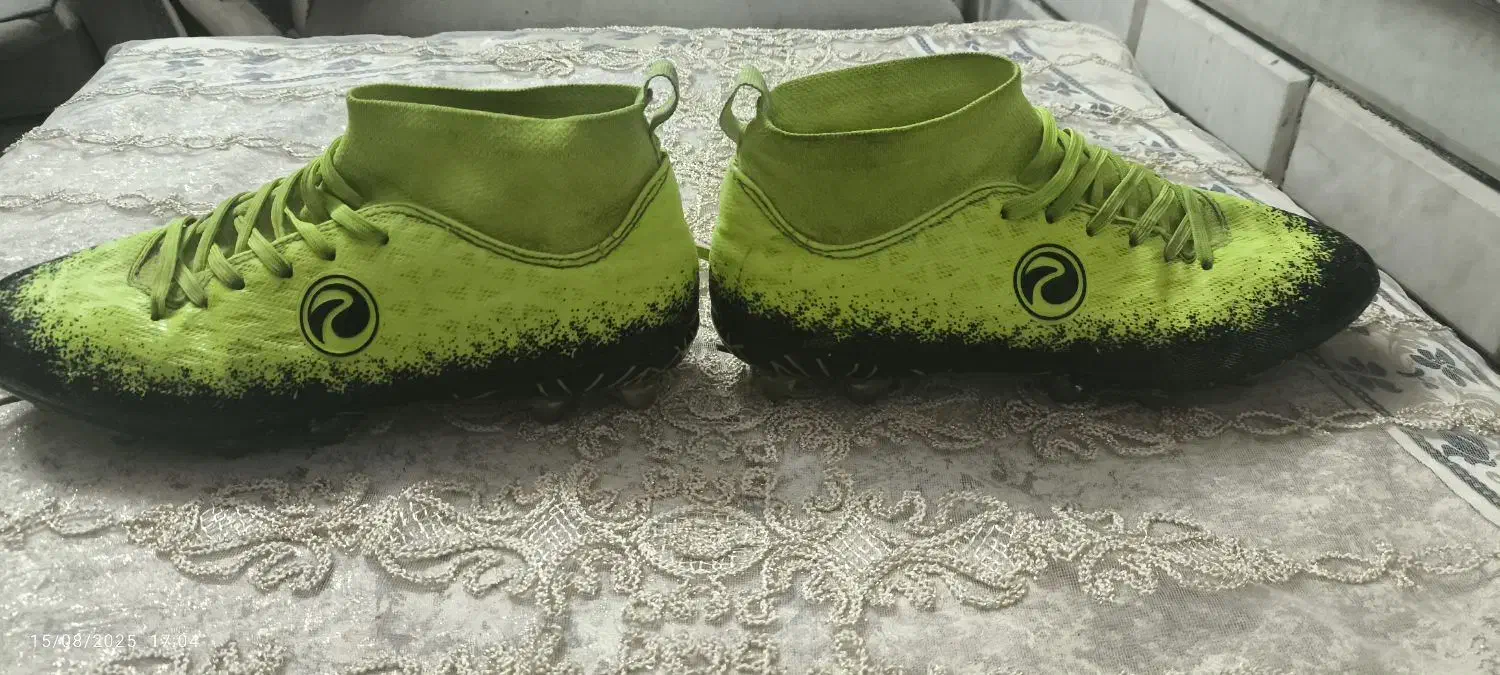 کفش فوتبال|کیف، کفش، کمربند|اندیمشک, |دیوار