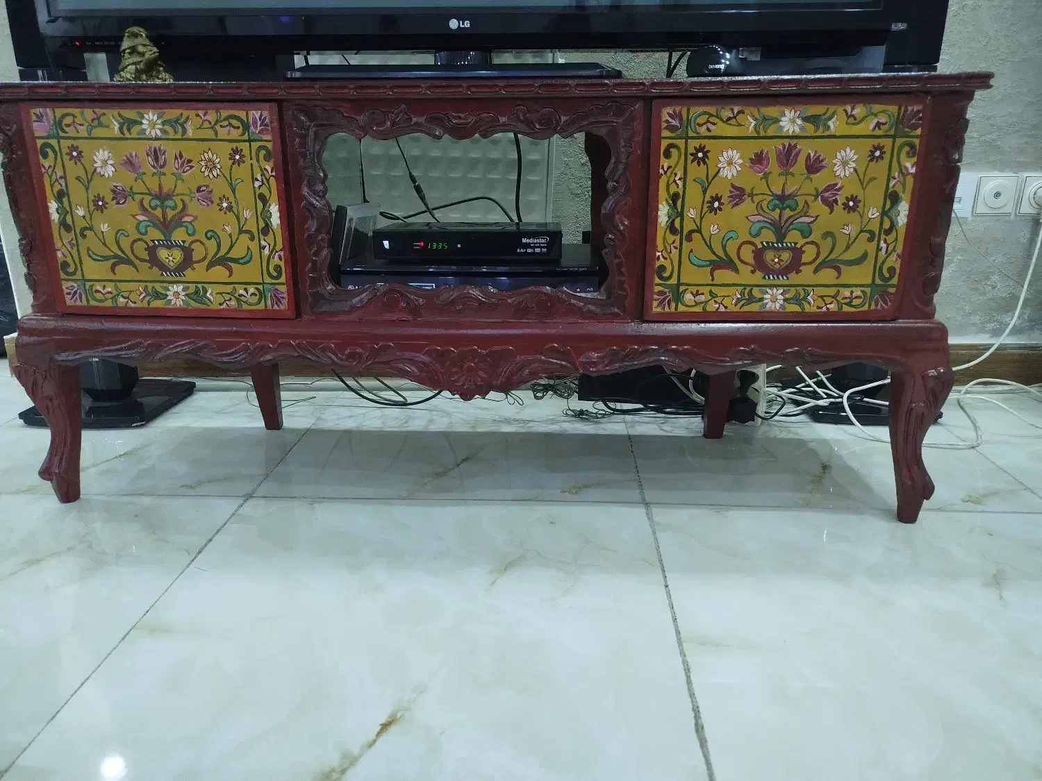 میز|بوفه، ویترین، کنسول|پردیس, فاز ۲|دیوار