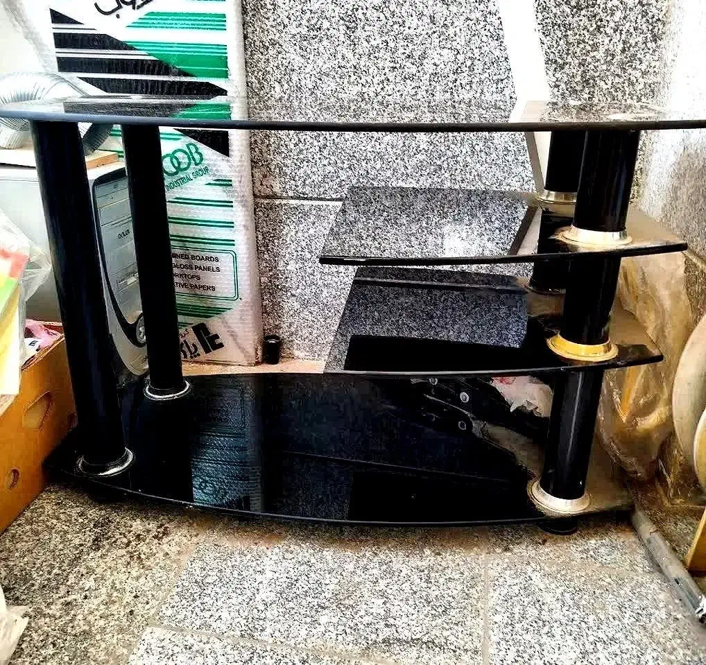 میز تلوزیون  در حد نو سالم و خارجی|میز تلویزیون|قم, شاه سید علی|دیوار