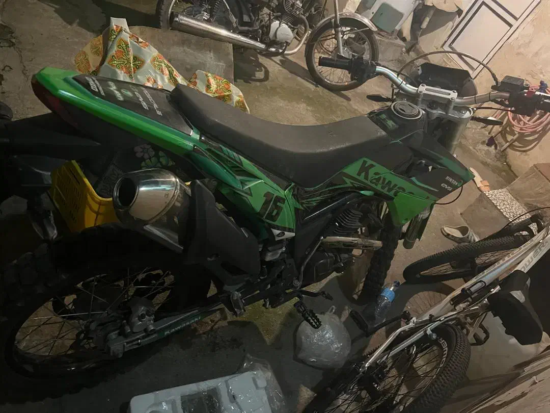 تریل کویر ۱۴۰۱ تی فور|موتورسیکلت|تهران, سعادتآباد|دیوار