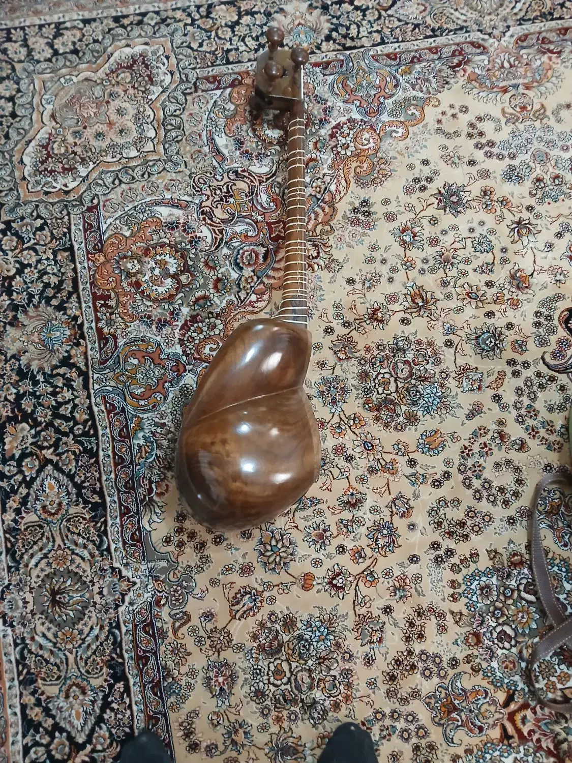 تار ایرانی|سازهای سنتی|رشت, خرسندی|دیوار