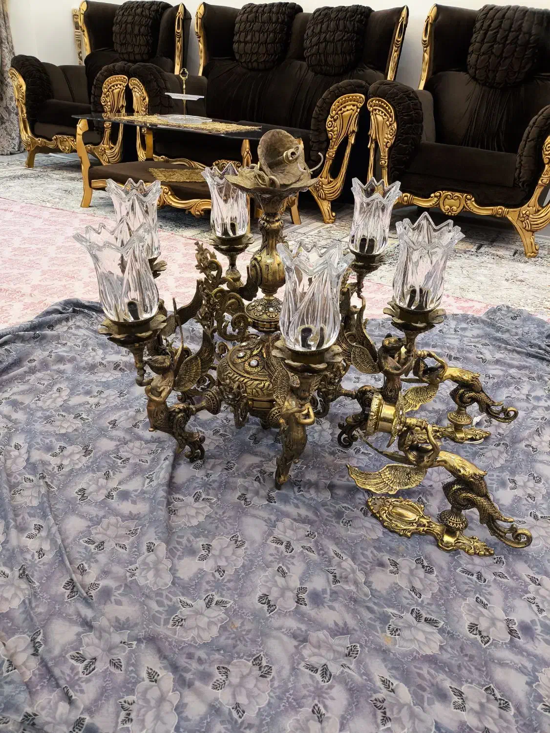 لوستر برنجی طرح فرشته 6 شاخه به همراه دیوار کوب|لوستر و چراغ آویز|اسلام‌شهر, شهرک واوان|دیوار