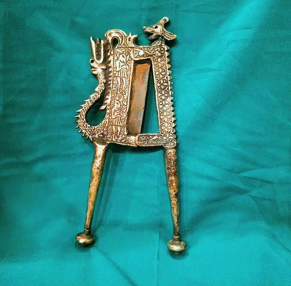 قفل و انبر کلکسیونی|کلکسیون اشیاء عتیقه|شیراز, ترمینال باربری|دیوار