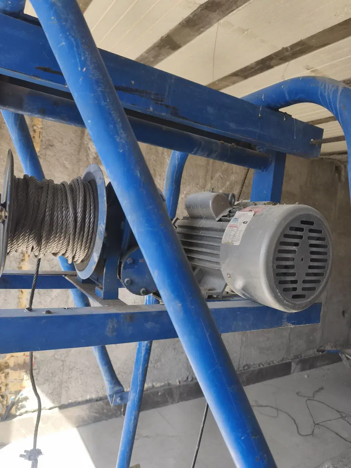 بالابر ساختمانی تک فاز|مصالح و تجهیزات ساختمان|سیدان, |دیوار