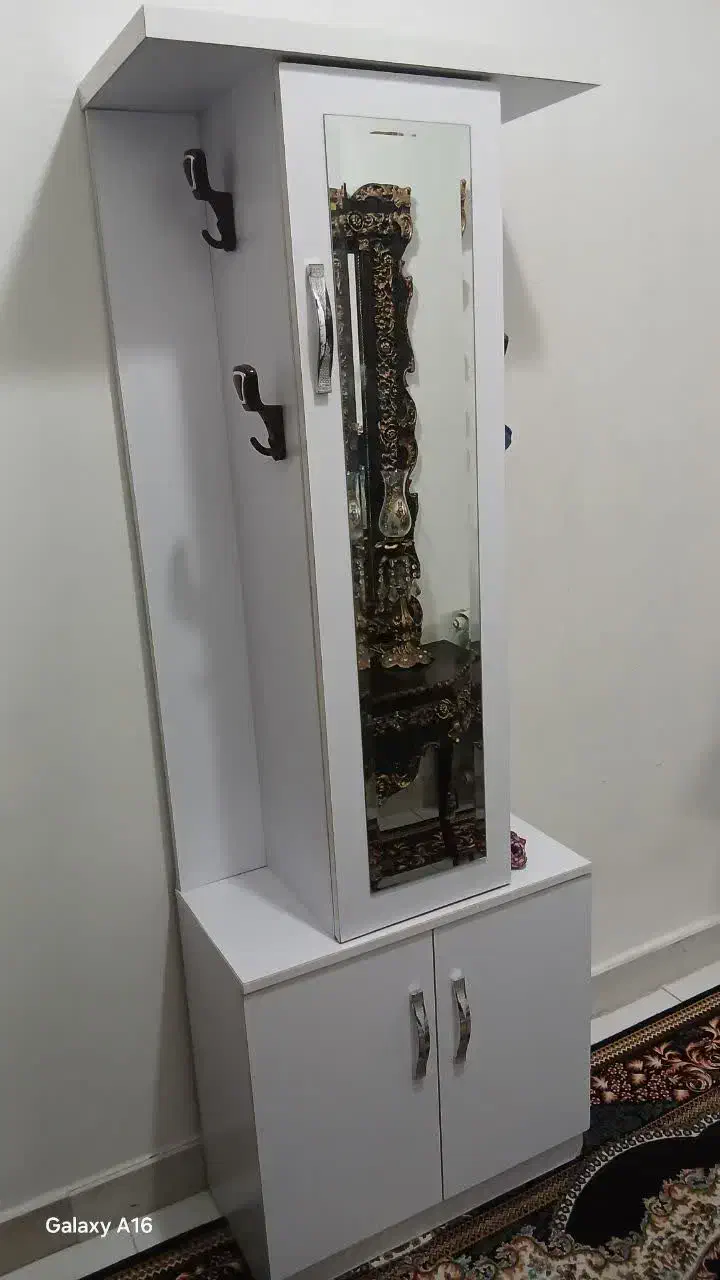 جاکفشی|جاکفشی، کمد، دراور|مهاجران, |دیوار