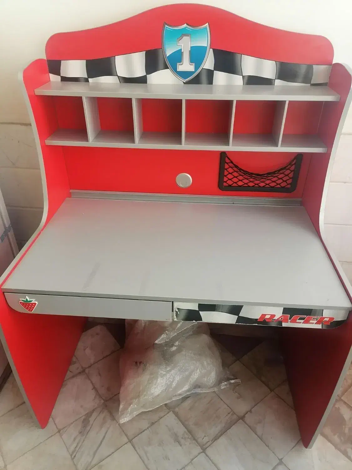 میز تحریر|میز تحریر و کامپیوتر|تربت‌حیدریه, قائم|دیوار