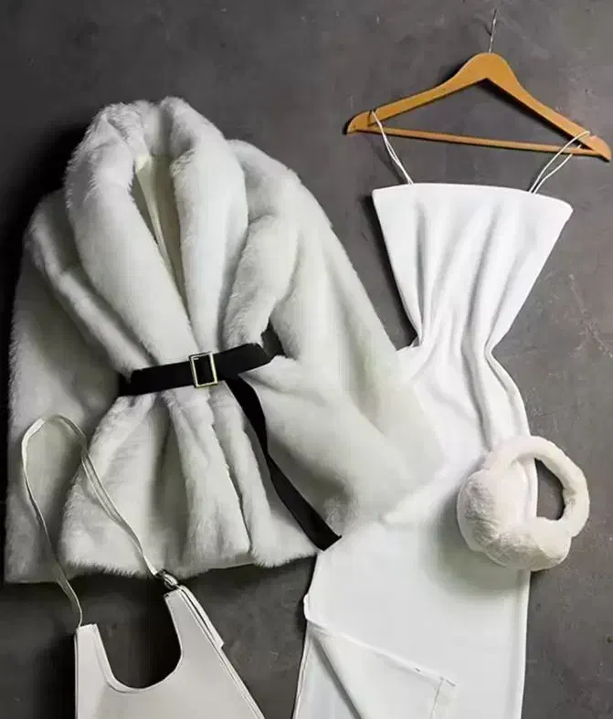 پالتو کت خز سفید رنگ|لباس|نیشابور, بزرگمهر|دیوار