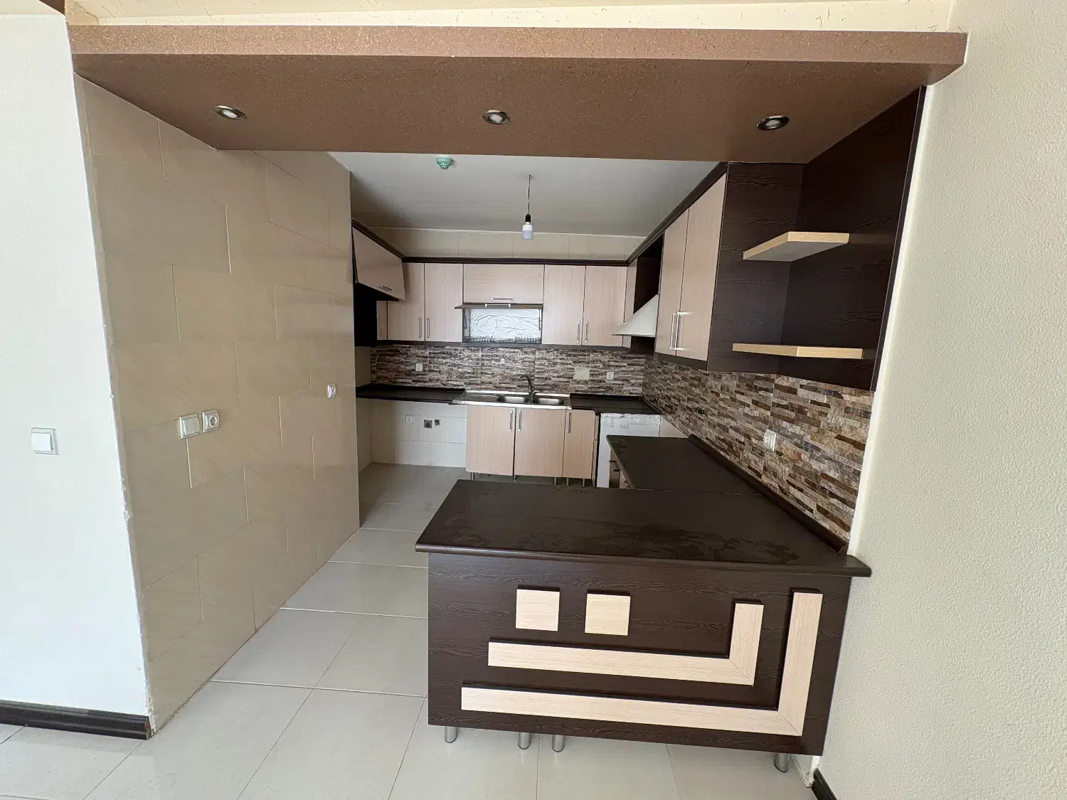 واحد آپارتمان ۷۵ متری / ۲ خواب / روبه آفتاب|فروش آپارتمان|شاهینشهر, شهرک هشت بهشت|دیوار