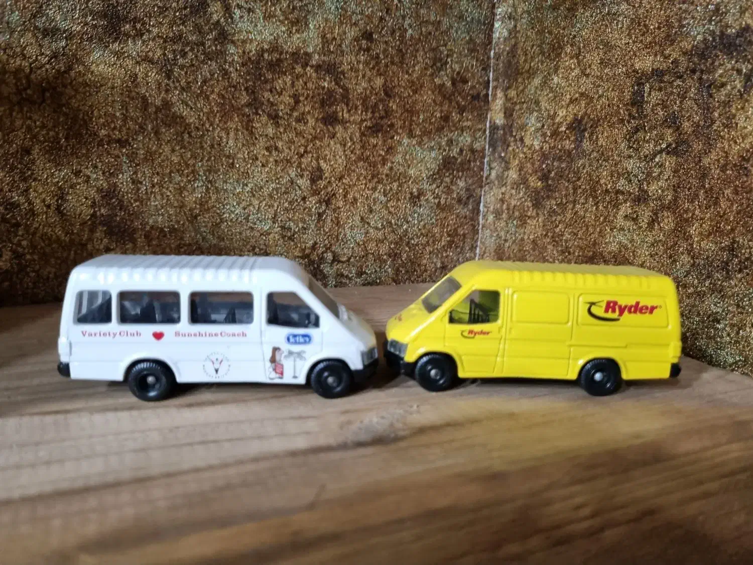 ماشین های قدیمی انکلیسی در حد اک|کلکسیون اشیاء عتیقه|آبادان, |دیوار