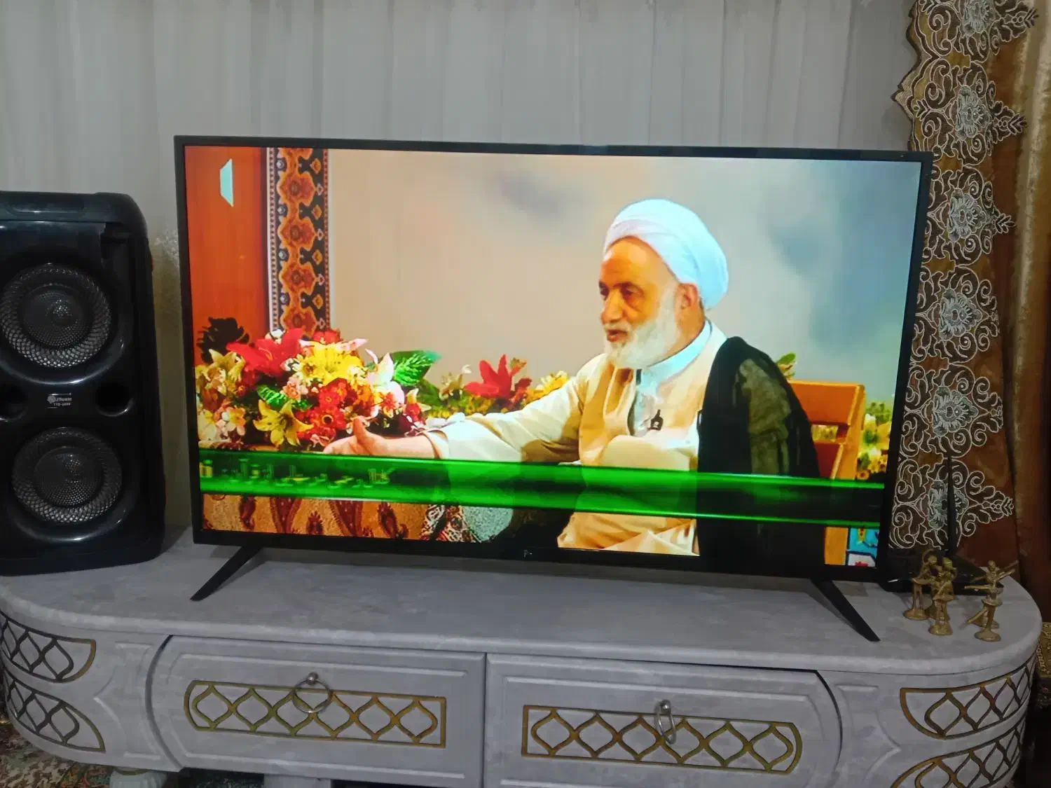 یک عدد تلوزیون ۴۳ اینج سالم سالم به شرط|تلویزیون و پروژکتور|قرچک, زیبا شهر|دیوار