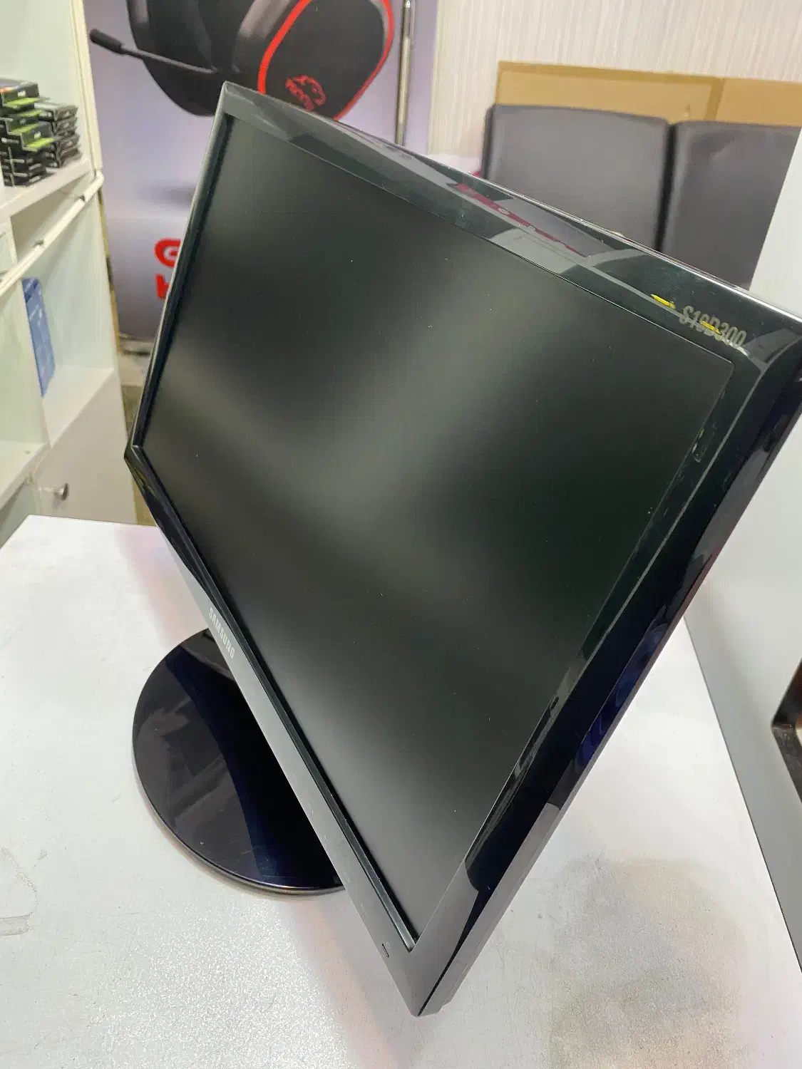 مانیتور samsung 19 s19d300|قطعات و لوازم جانبی رایانه|تهران, فلسطین (میدان انقلاب)|دیوار