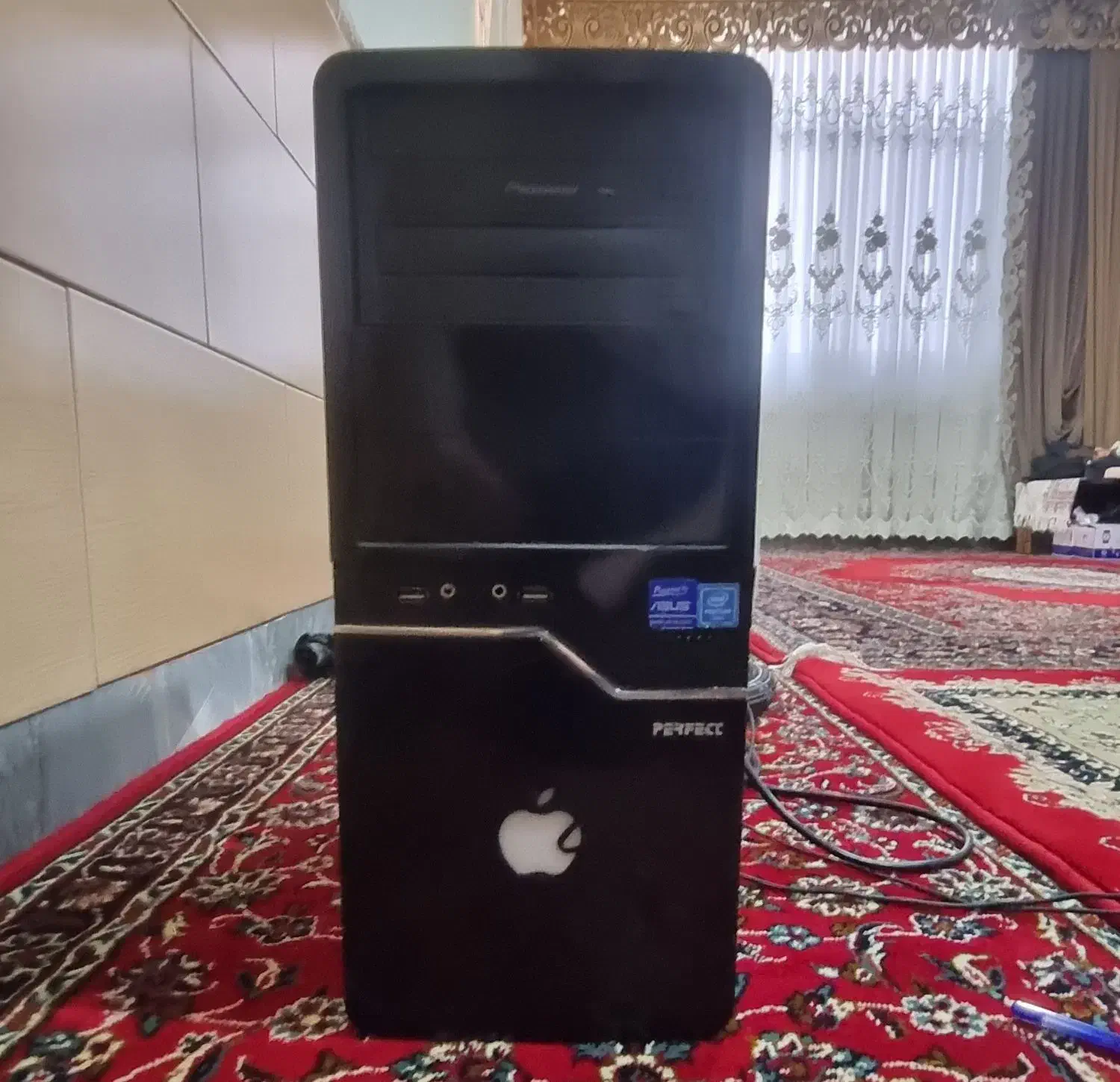 کامپیوتر و مانیتور سایز۲۴ال جی|رایانه رومیزی|آبسرد, |دیوار