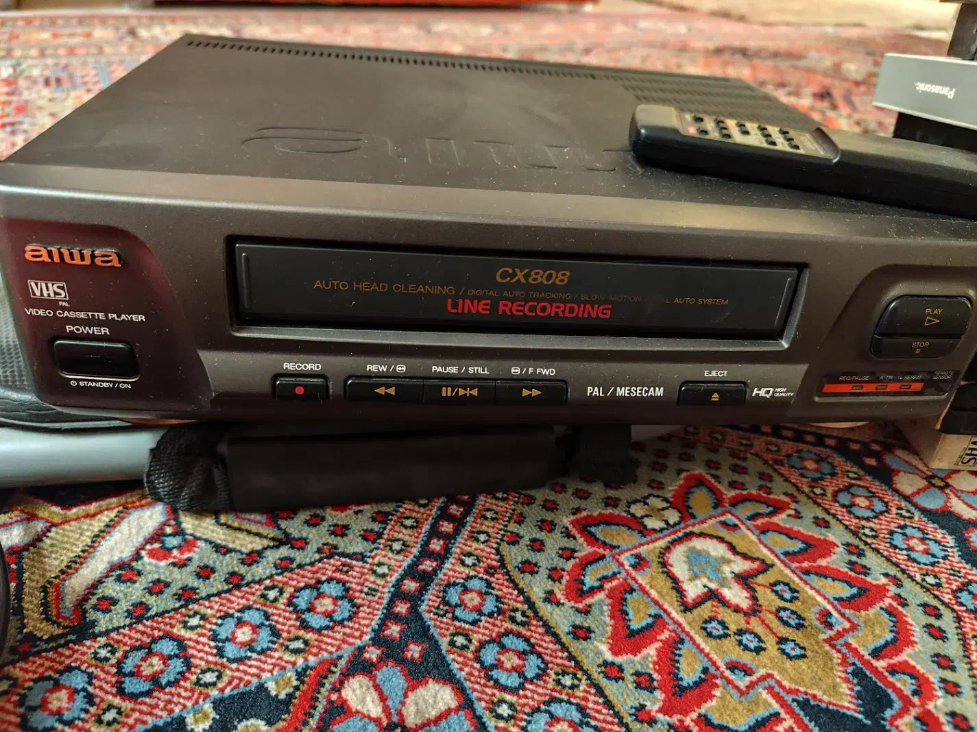 یک دستگاه ویدیو aiwa درحدنو|پخش‌کننده DVD و ویدیو|زاهدان, |دیوار