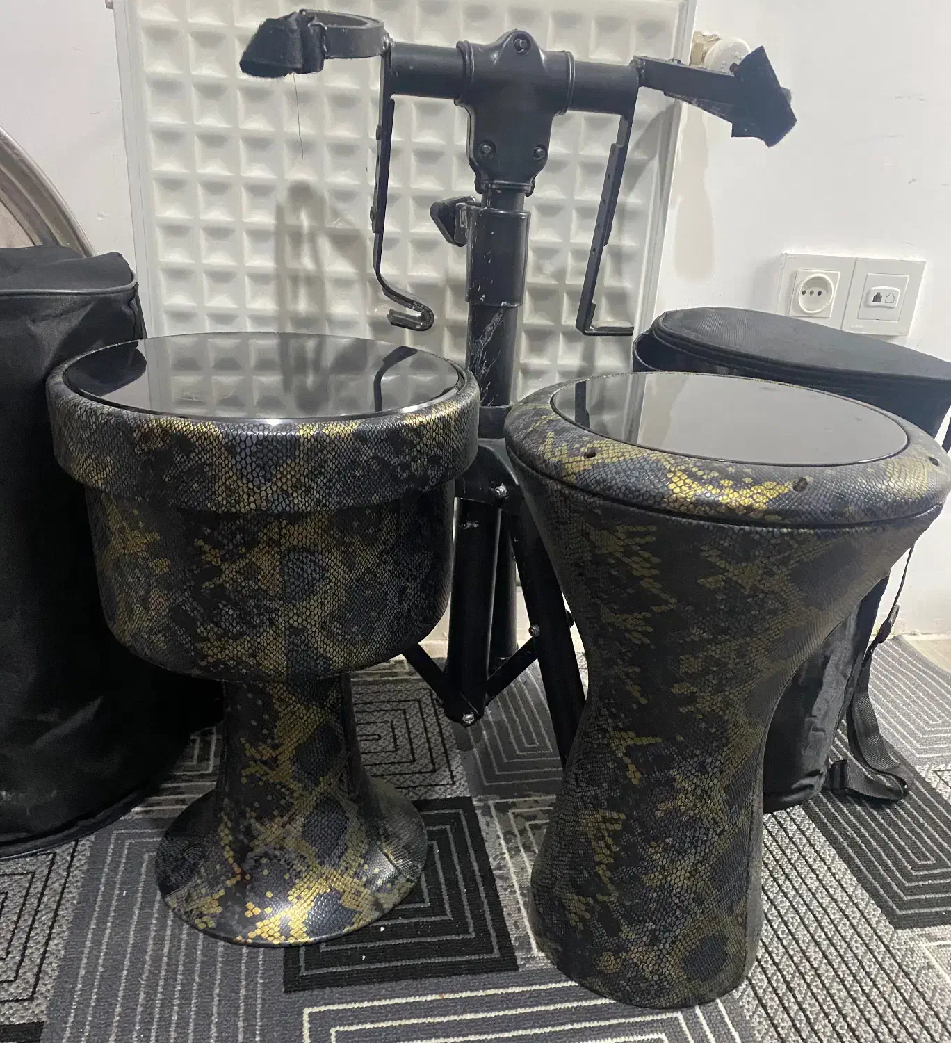 عادی|درام و پرکاشن|گرگان, |دیوار