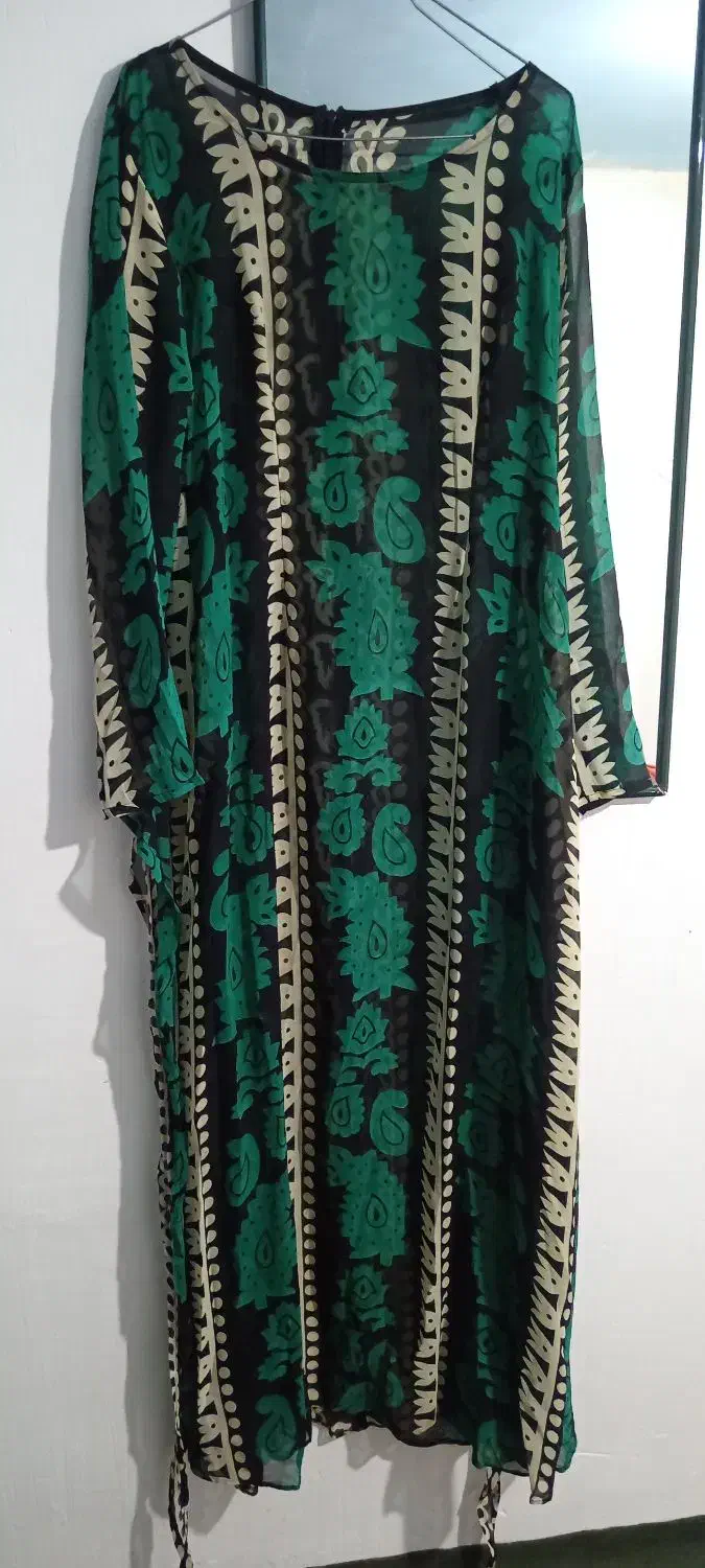 قصری در حد نو|لباس|مهاباد (آذربایجان غربی), |دیوار