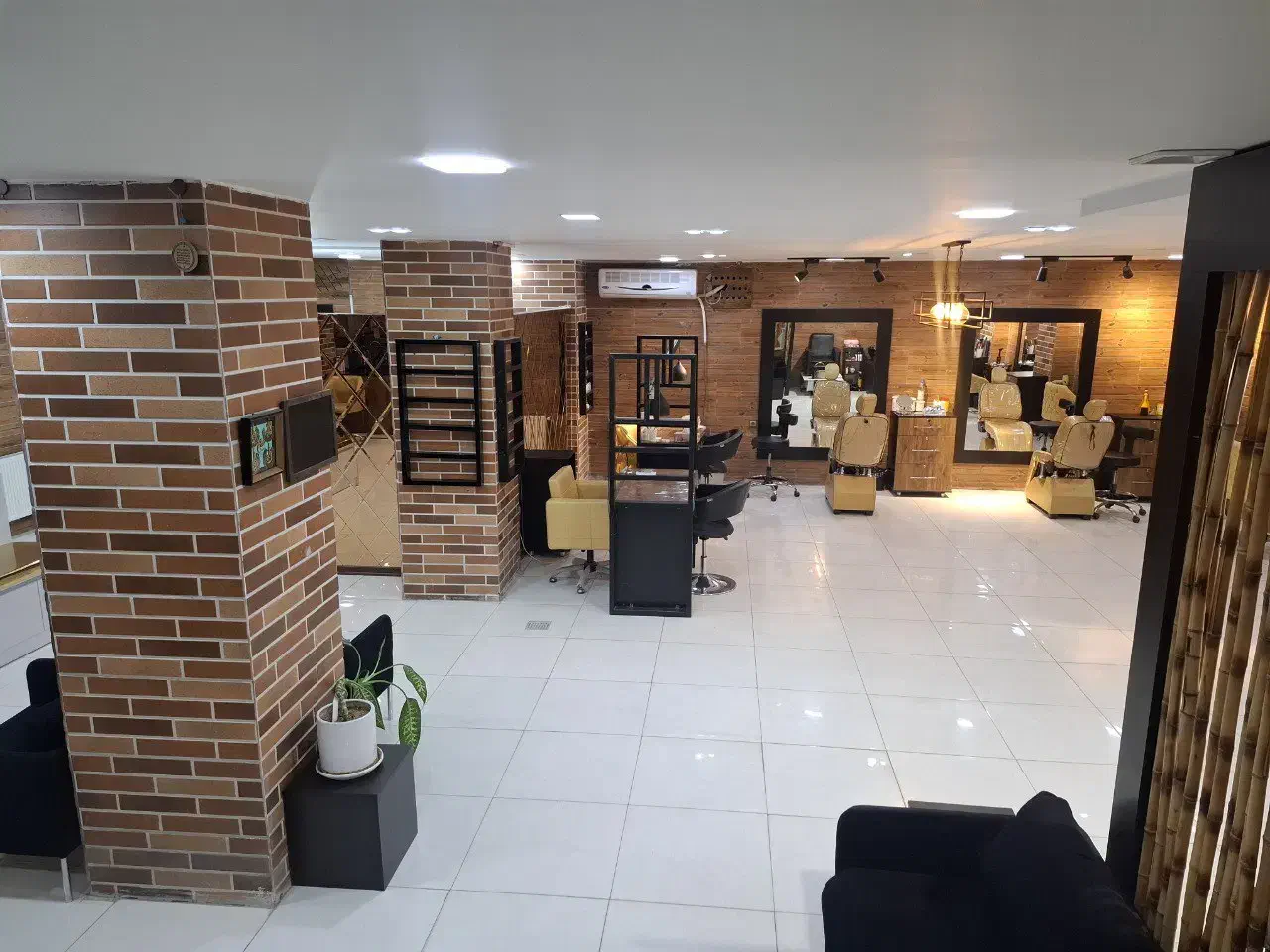 اجاره سالن زیبایی با وسایل لوکیشن ادب|اجارهٔ دفتر کار، اتاق اداری، مطب|سنندج, |دیوار