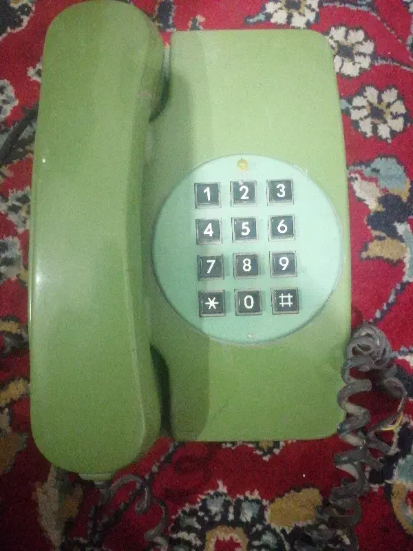 تلفن قدیمی دوتا|تلفن رومیزی|تربت‌حیدریه, بی بی حسنیه|دیوار