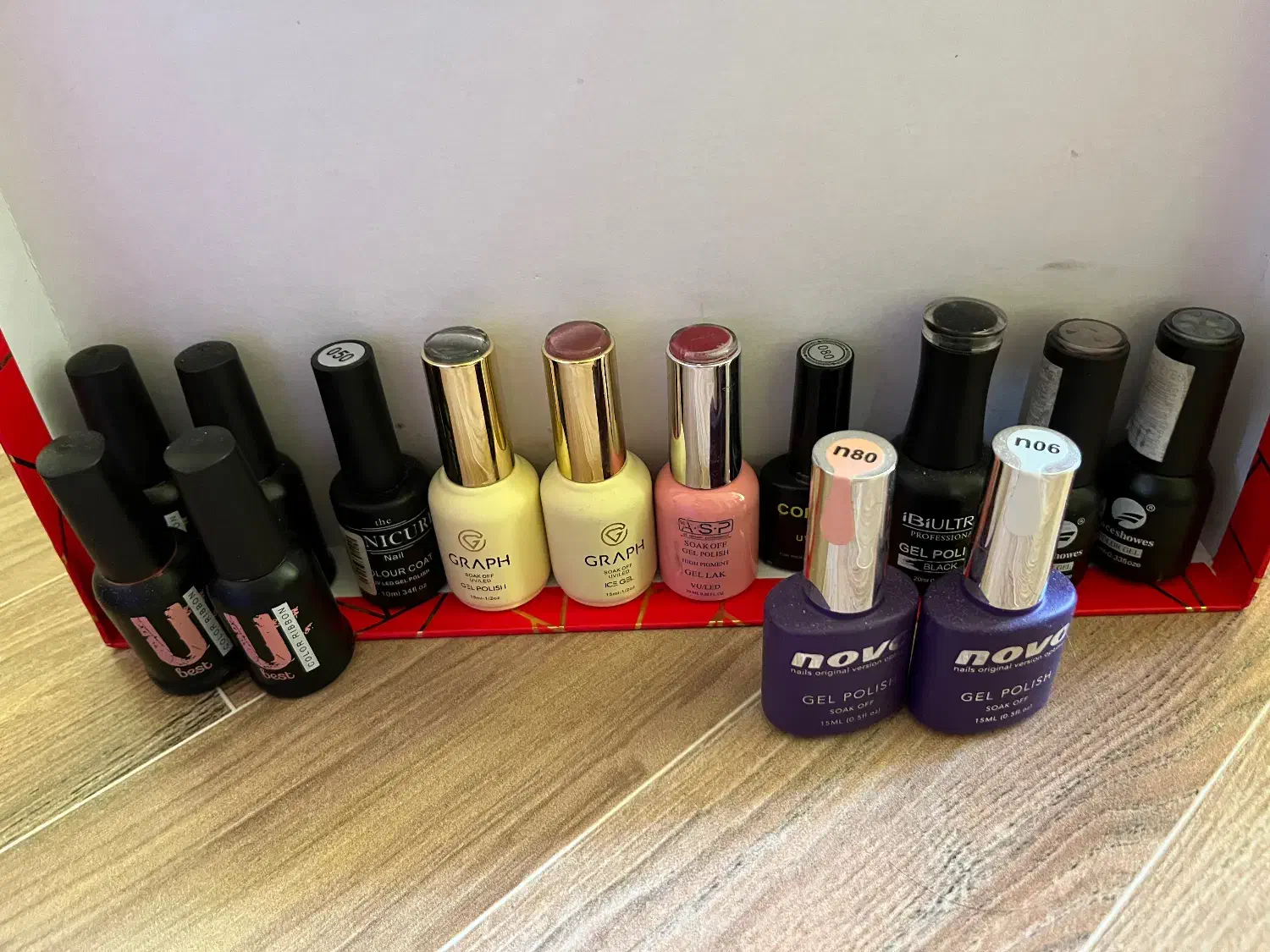 وسایل کاشت ناخن|آرایشی، بهداشتی، درمانی|رشت, لاکان شهر|دیوار