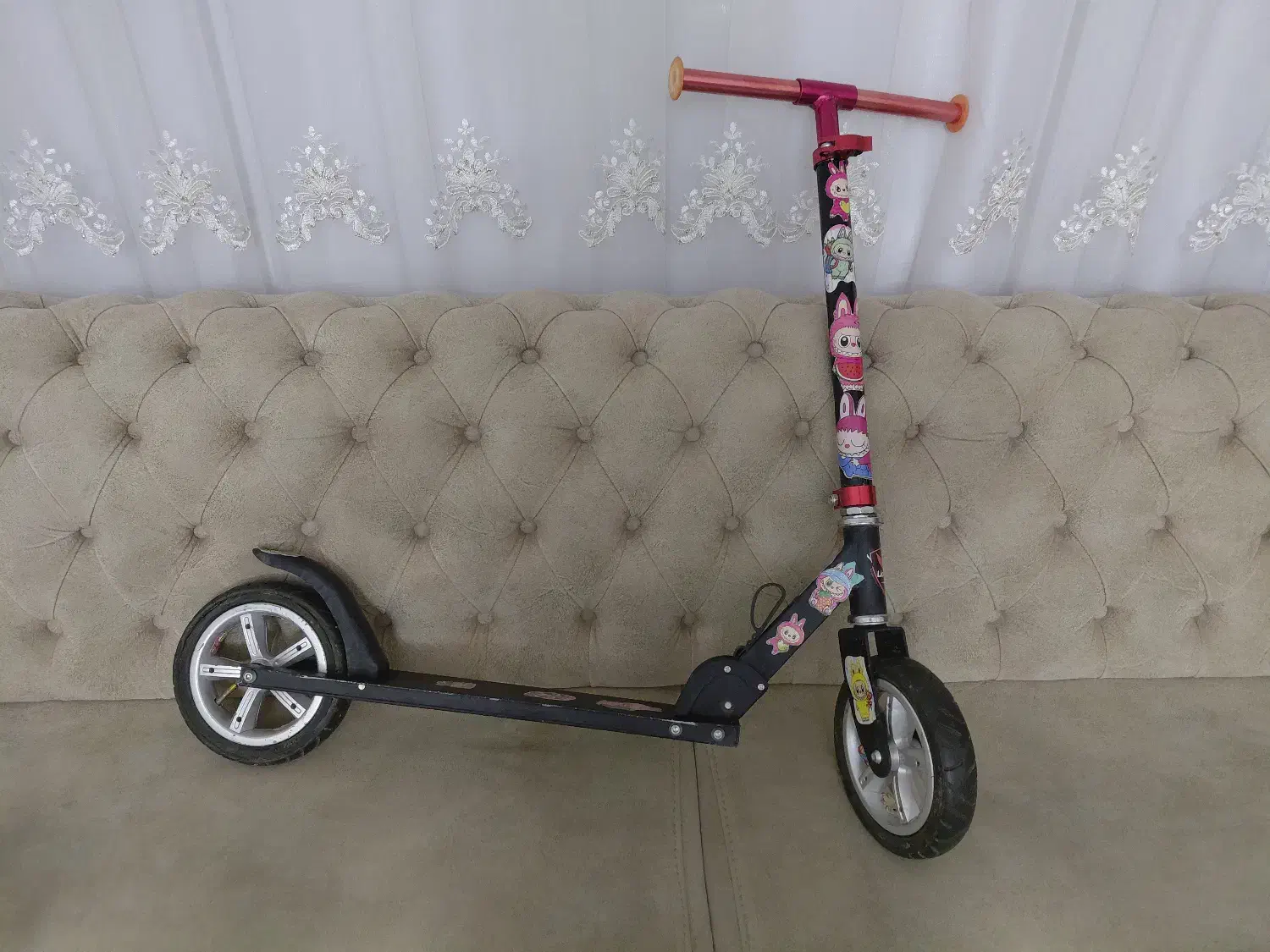 اسکوتر|دوچرخه، اسکیت، اسکوتر|ساری, |دیوار