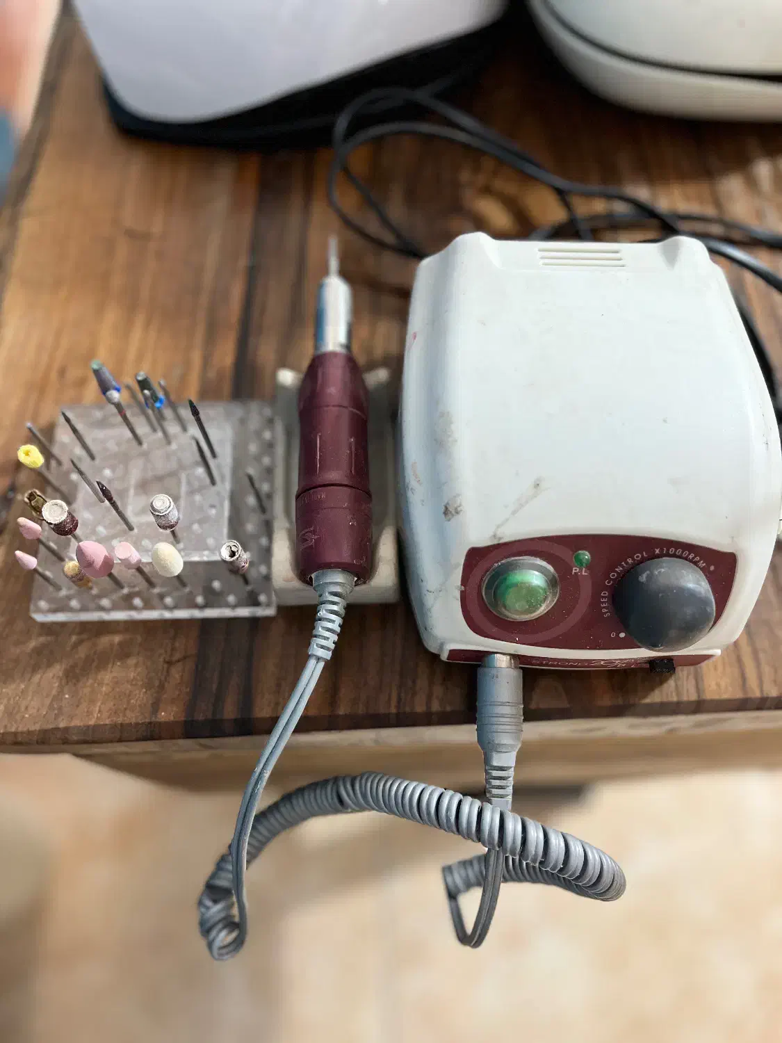 تجهیزات ناخن|آرایشگاه و سالن‌های زیبایی|گنبد کاووس, |دیوار