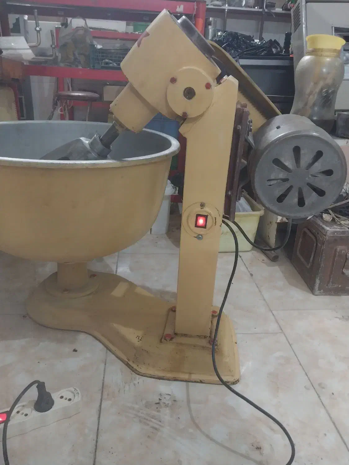 خمیرکن|کافیشاپ و رستوران|حبیب آباد, |دیوار