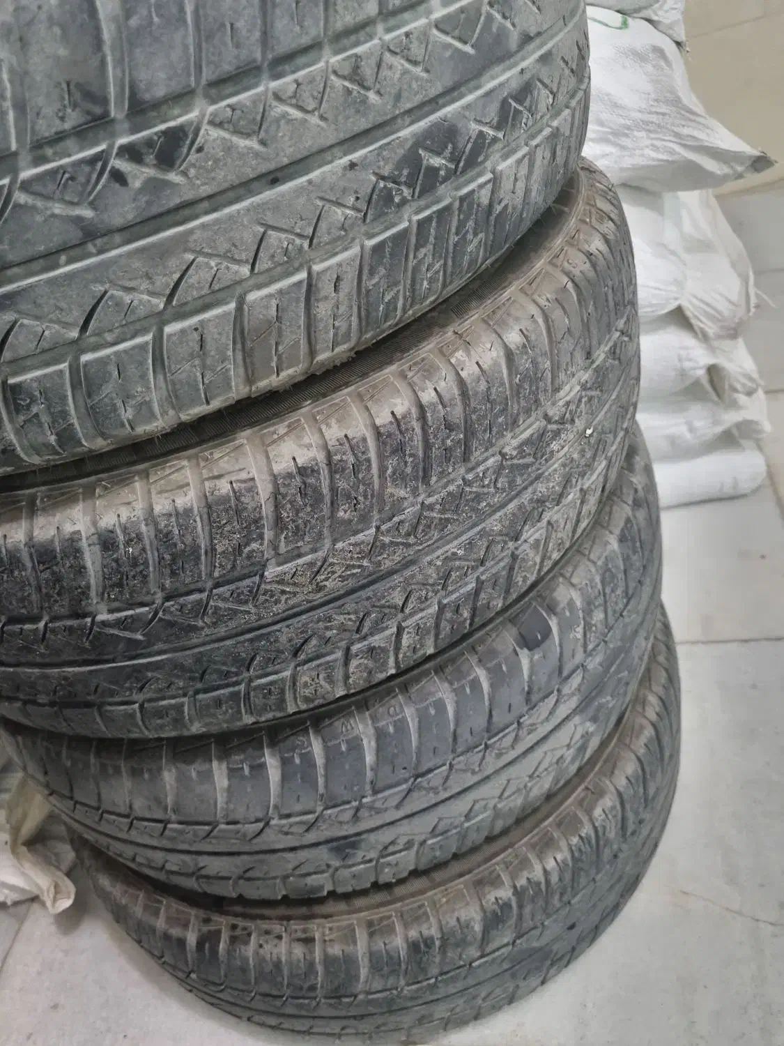 لاستیک بارز پژویی|قطعات یدکی و لوازم جانبی|قروه, |دیوار